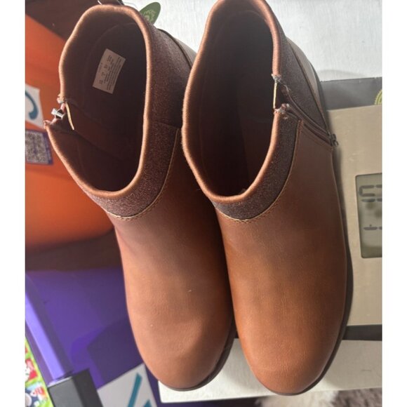 Stride Rite Girls Brown Ankle Boots With Glitter Accents & Side Zippers - Size 5 - Picture 7 of 7